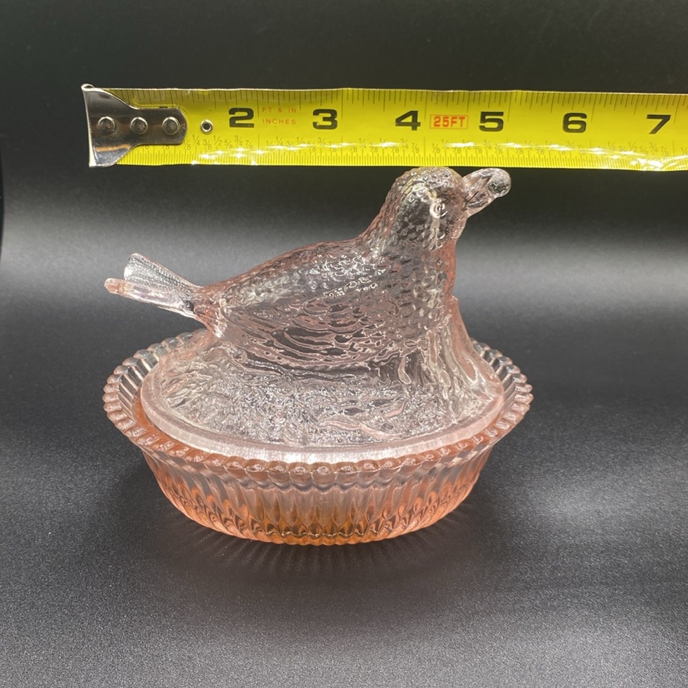 BOYD GLASS ROBIN ON NEST with BERRY LIGHT ROSE - Picture 12 of 13